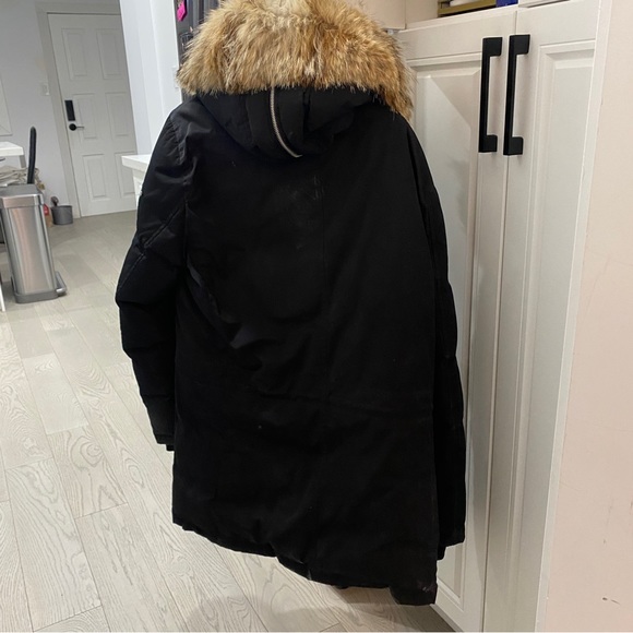 MEN'S PARKA LIGHTLY WORN W/ FUR TRIM 9/10 - Picture 6 of 10
